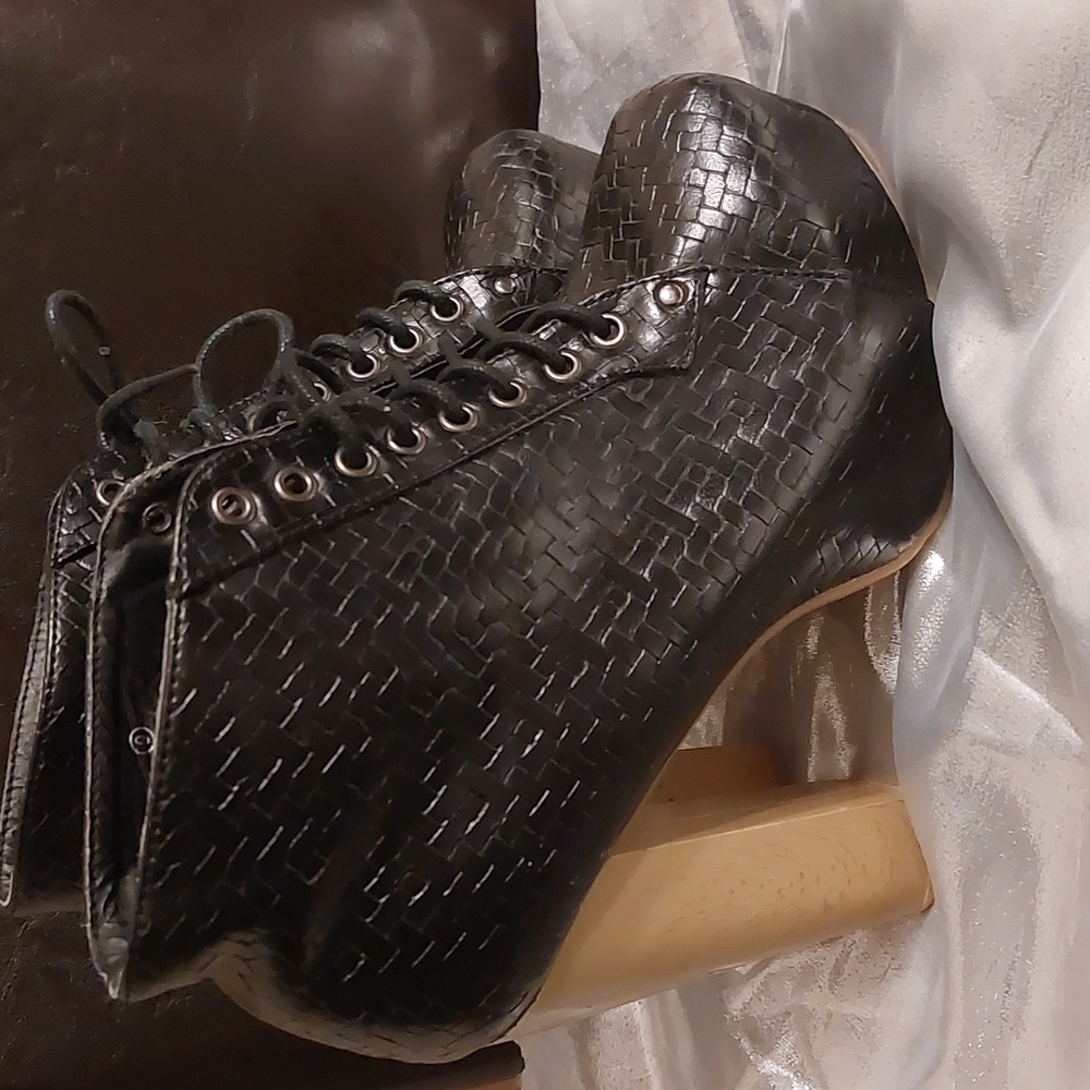 Booties - Picture 3 of 4
